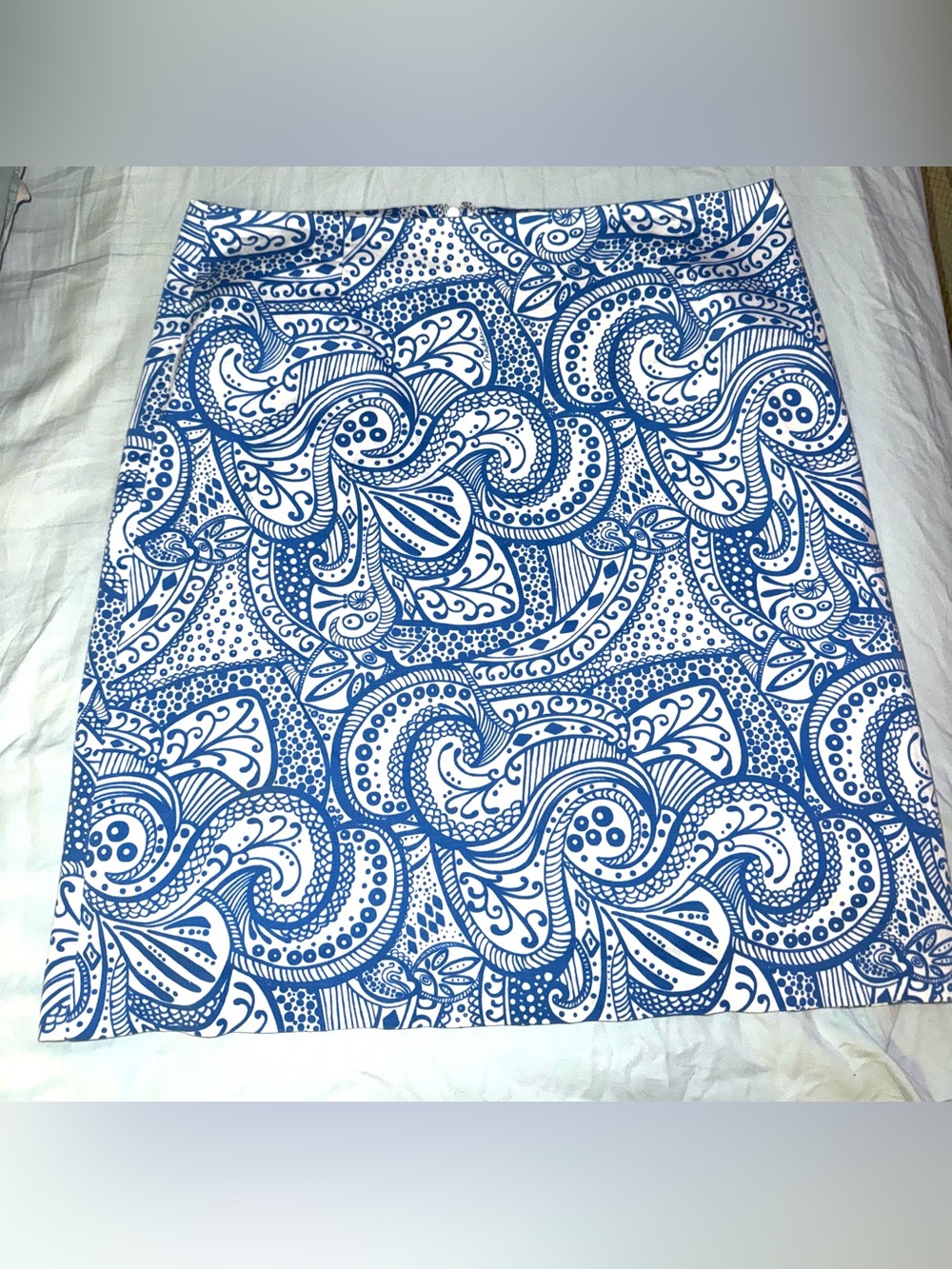 Melly M Women’s Pencil Skirt size 2 with blue and white paisley swirl print